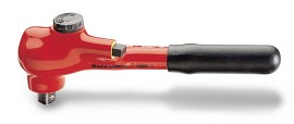 Obousměrná ráčna s 1/2” čtyřhranným adaptérem s pojistným systémem objímky 920 MQ/55A